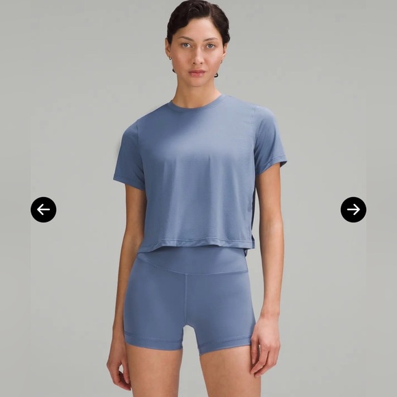 Lululemon Ultra-Light Waist Length T-Shirt ✨ - Picture 1 of 4